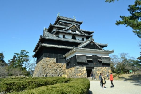 【日本100名城】松江城訪問記。国宝に指定された現存天守を城下町が彩る。