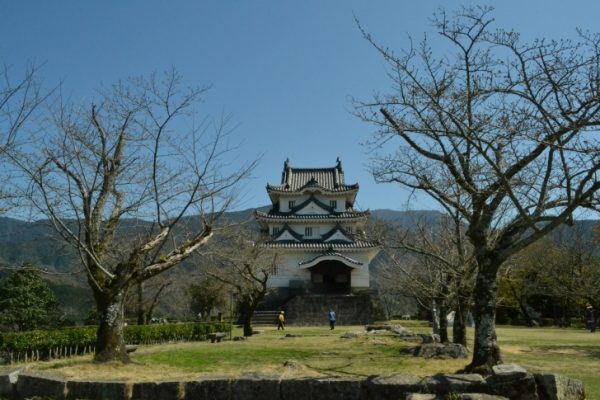 【日本100名城】現存十二天守の一つ・宇和島城を訪問し、名物『鯛めし』を食した話。