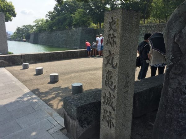 【日本100名城】日本一高く美しい石垣と、香川県唯一にして現存十二天守の一つを持つ丸亀城を訪れた。